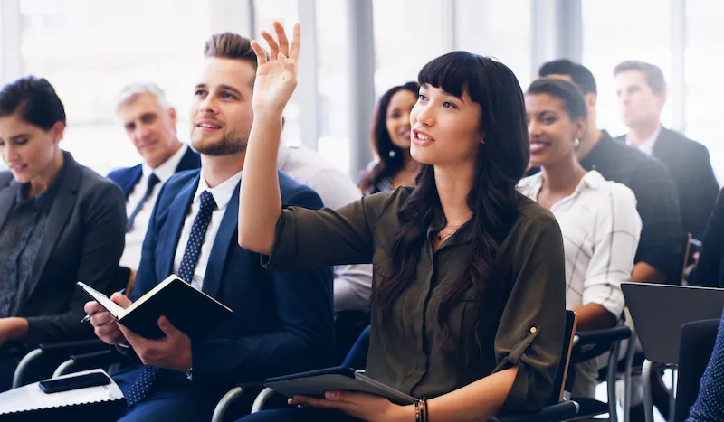 Apresentação institucional em auditório